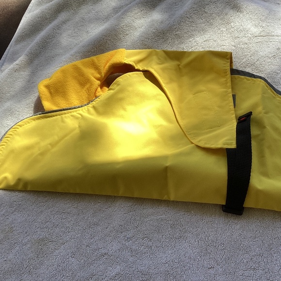 Chilly Dogs Harbour Slicker - Picture 5 of 6